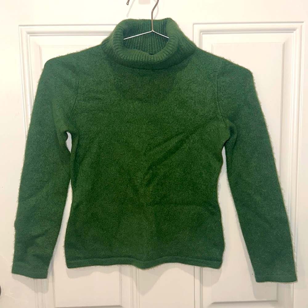 Women’s cashmere sweater